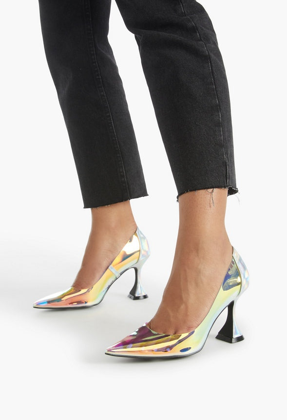 KESIA SCULPTURAL PUMP Print