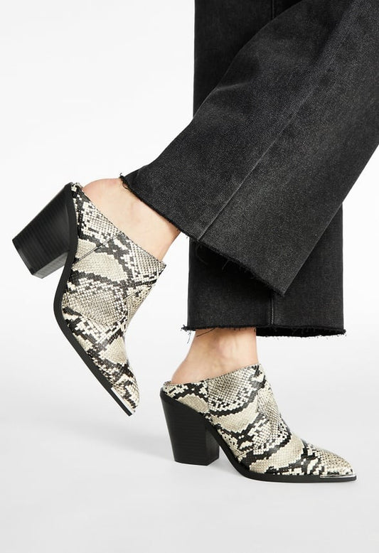 Cleo Western Mule Snake