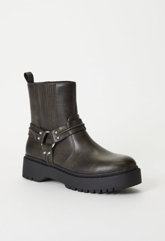 Beckett Chelsea Bootie Distressed Black