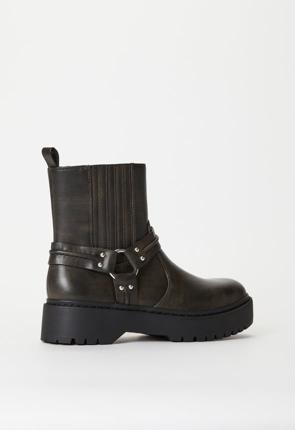 Beckett Chelsea Bootie Distressed Black