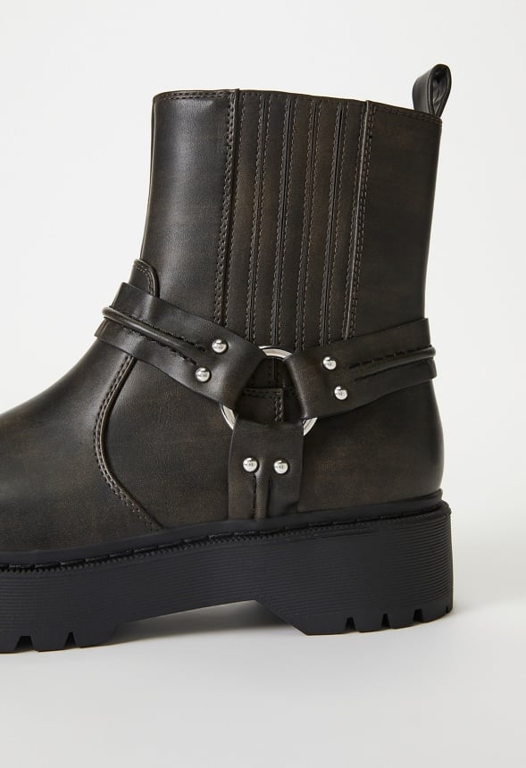 Beckett Chelsea Bootie Distressed Black
