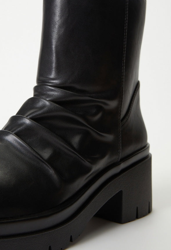 Finley Block Heeled Bootie Black