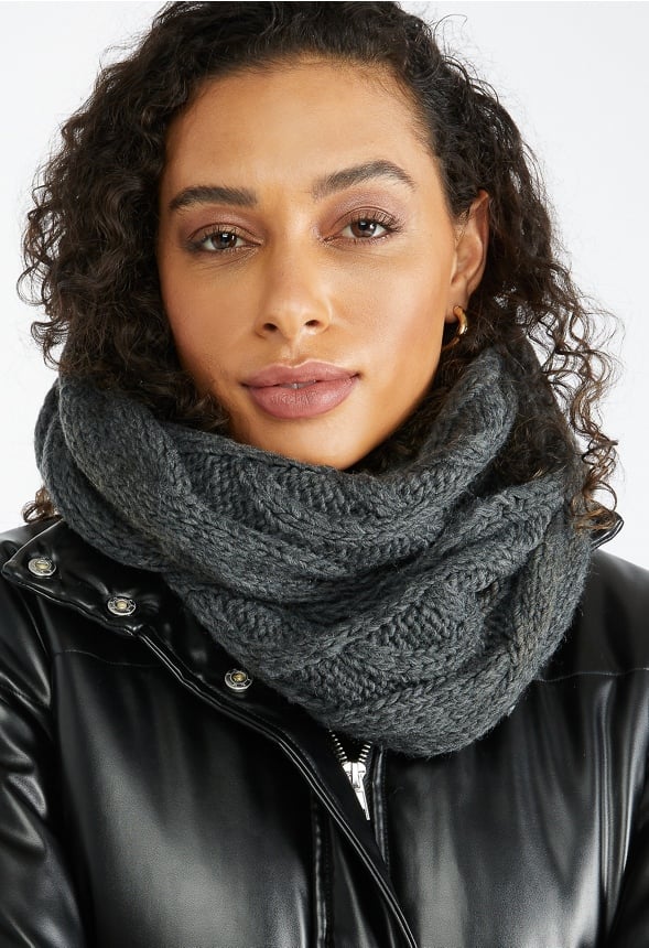 Cable Knit Infinity Scarf Magnet Black