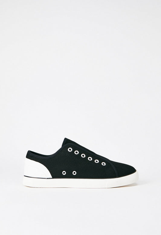 Chill Out Slip-On Sneaker Black Recycled Canvas