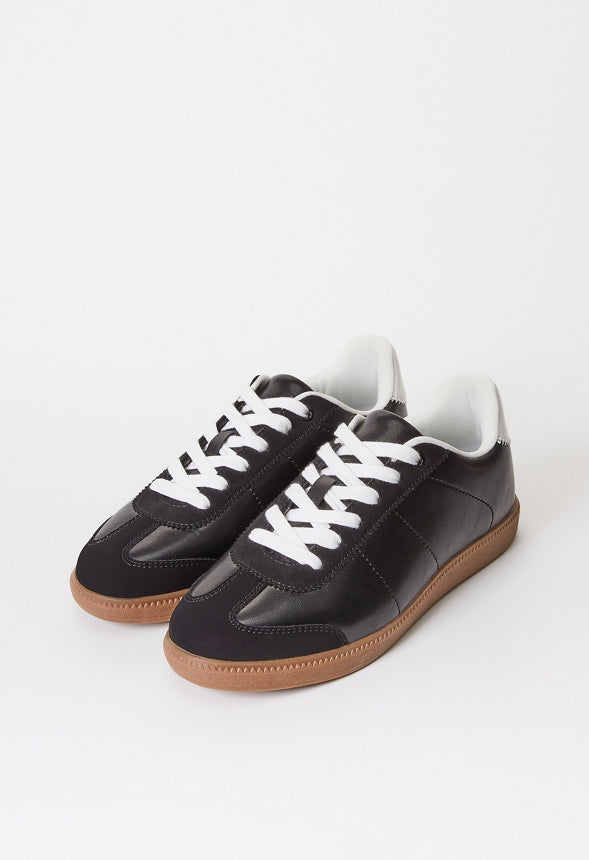 Portia Sneaker Black/White