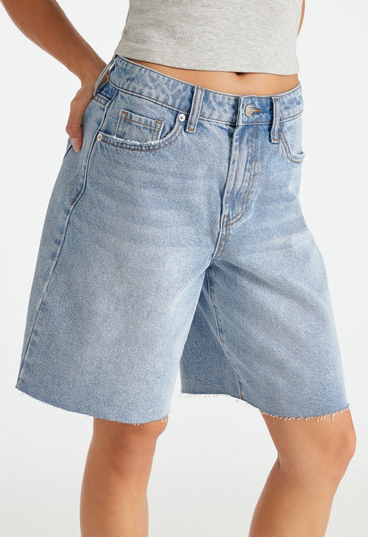 Bermuda Shorts Medium Light Wash