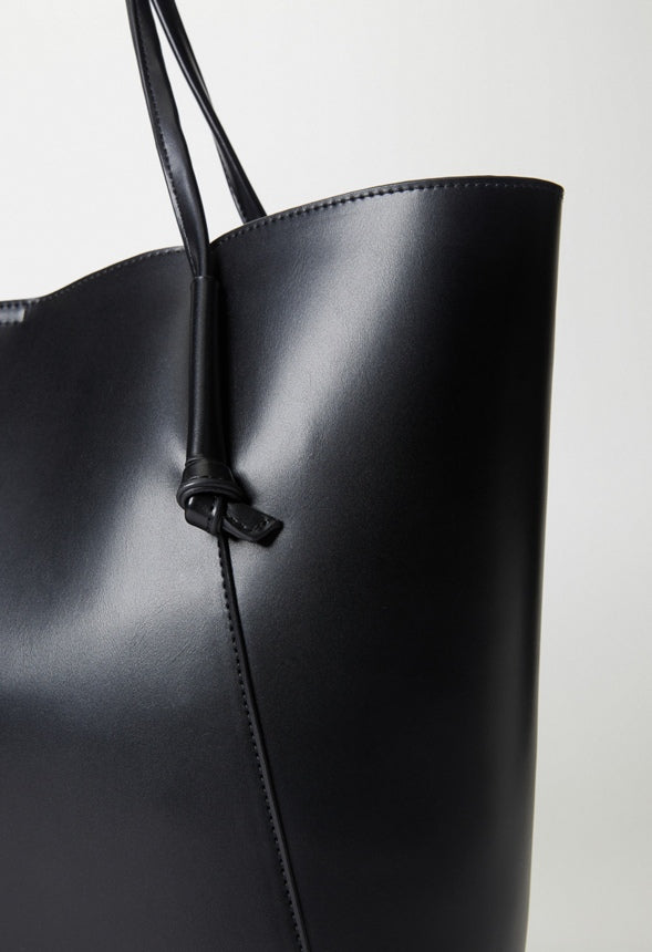 Minimal Knot Tote Black