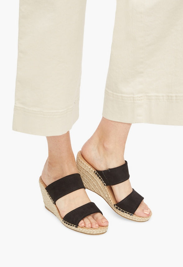 Cute For You Slip-On Espadrille Wedge Black