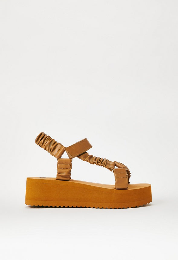 TANEISA RUCHED STRAPPY WEDGE Light Camel