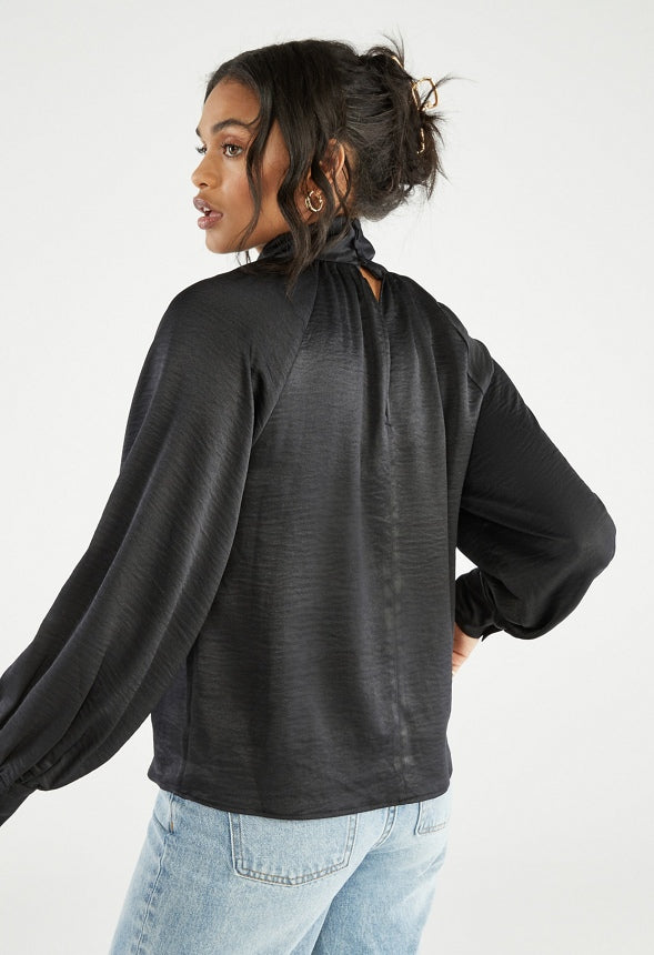 KNOTTED COLLAR SATIN BLOUSE Caviar